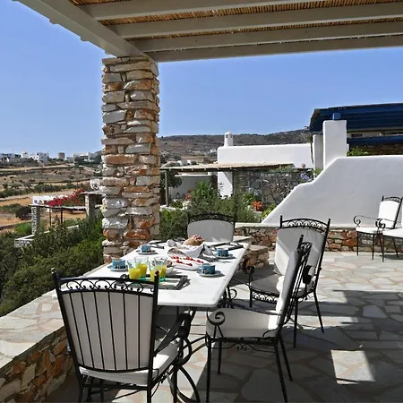 Aiolis Holiday home *