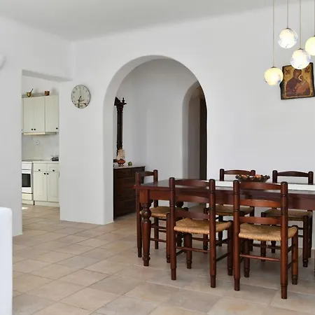 Aiolis Holiday home *