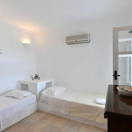 Aiolis Holiday home *
