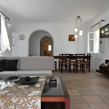 Aiolis Parikia (Paros)